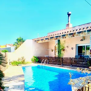  Hébergement de vacances Pantoni Piscina Privada